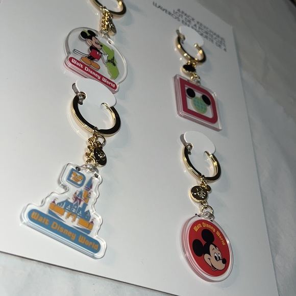 4pcs Disney 50th Anniversary Collection Keychains Mickey Mouse Cinderella Castle - Picture 10 of 13